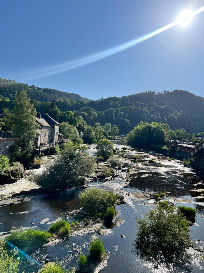 Riversdale House Bed & Breakfast Ланголен Екстериор снимка